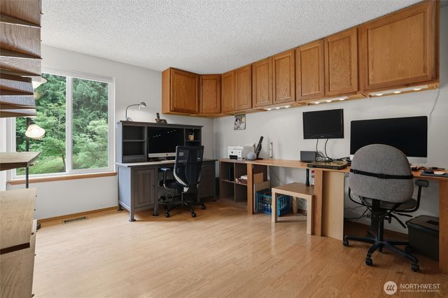 3858 Quiet Drive NW, Bremerton, WA 98312