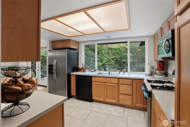 3858 Quiet Drive NW, Bremerton, WA 98312