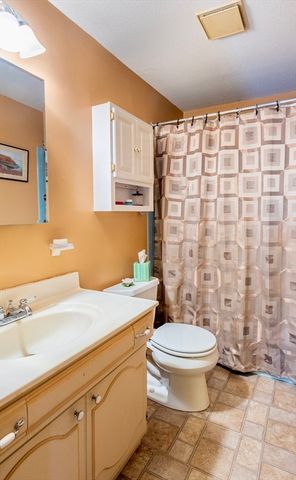 33 Granby Hts 33, Granby, MA 01033