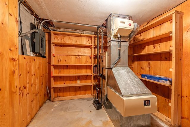33 Granby Hts 33, Granby, MA 01033