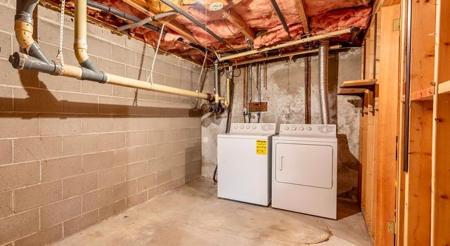 33 Granby Hts 33, Granby, MA 01033