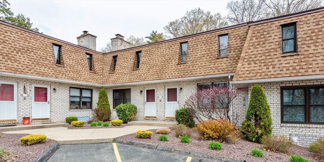 33 Granby Hts 33, Granby, MA 01033