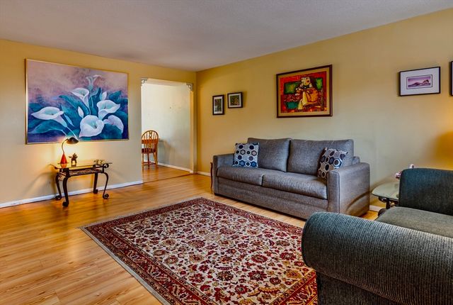 33 Granby Hts 33, Granby, MA 01033