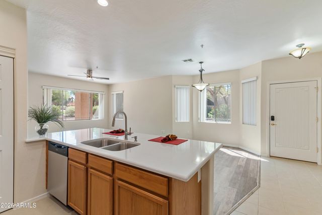 11500 E COCHISE Drive 1021, Scottsdale, AZ 85259
