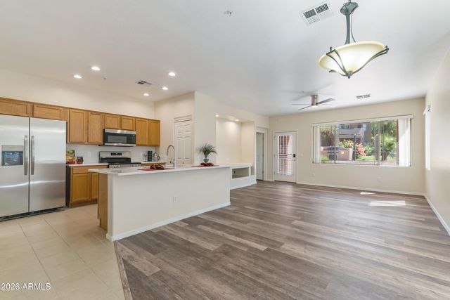 11500 E COCHISE Drive 1021, Scottsdale, AZ 85259