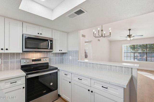 6617 W KINGSTON Lane, Glendale, AZ 85306