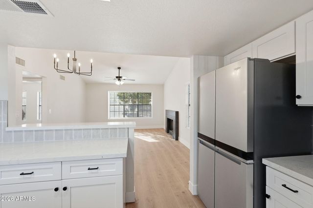 6617 W KINGSTON Lane, Glendale, AZ 85306