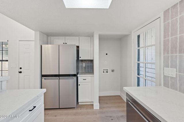 6617 W KINGSTON Lane, Glendale, AZ 85306