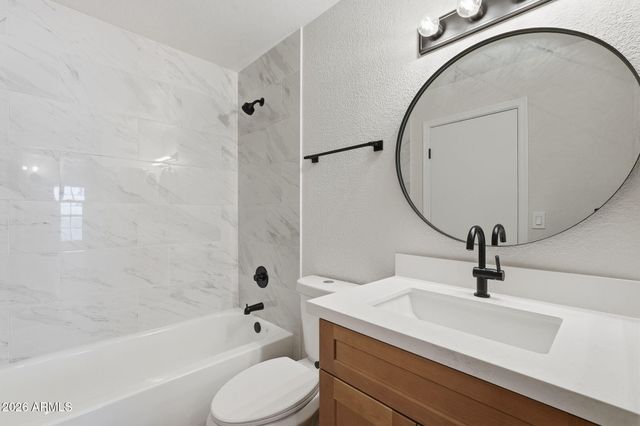 6617 W KINGSTON Lane, Glendale, AZ 85306