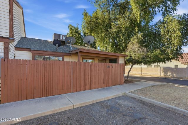 6617 W KINGSTON Lane, Glendale, AZ 85306