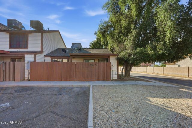 6617 W KINGSTON Lane, Glendale, AZ 85306