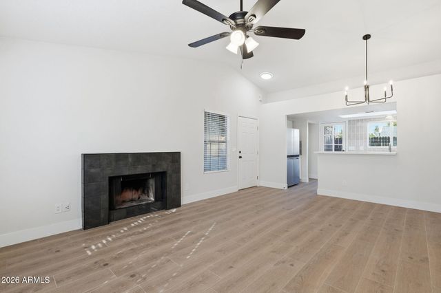 6617 W KINGSTON Lane, Glendale, AZ 85306