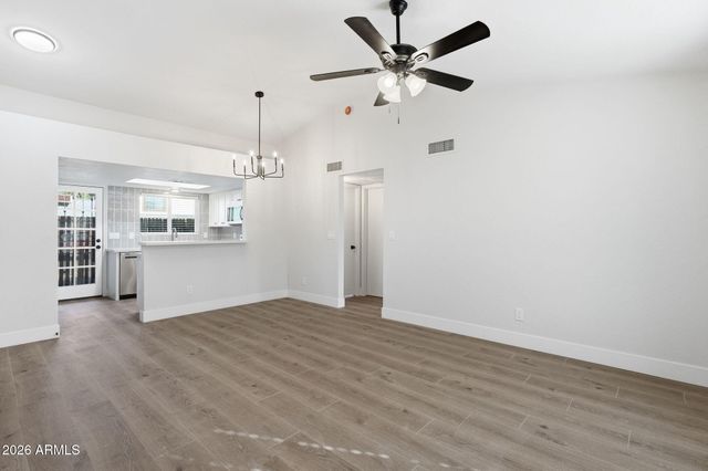 6617 W KINGSTON Lane, Glendale, AZ 85306