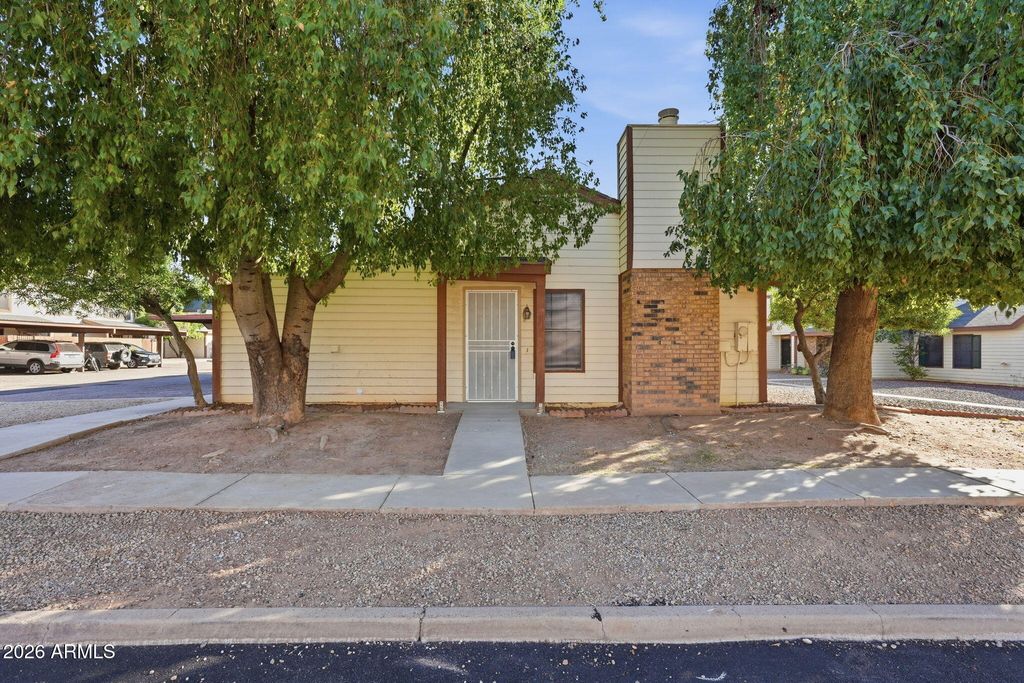 6617 W KINGSTON Lane, Glendale, AZ 85306