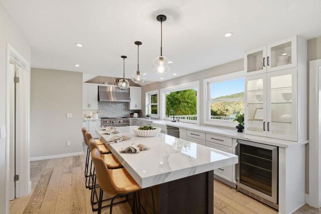 18300 Lakeview Court, Los Gatos, CA 95033