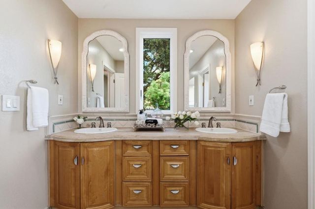 18300 Lakeview Court, Los Gatos, CA 95033