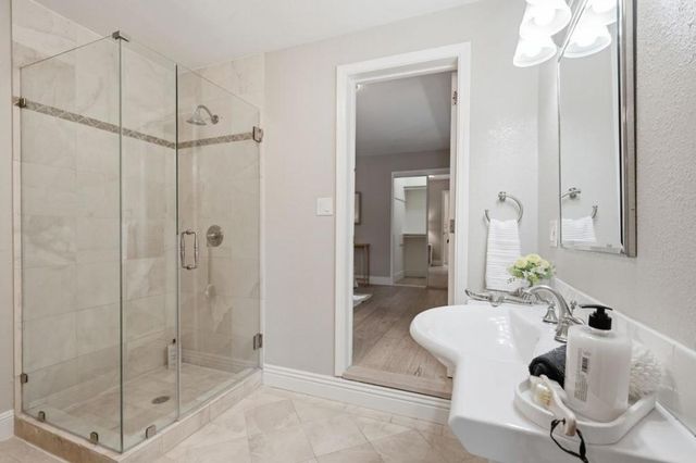 18300 Lakeview Court, Los Gatos, CA 95033