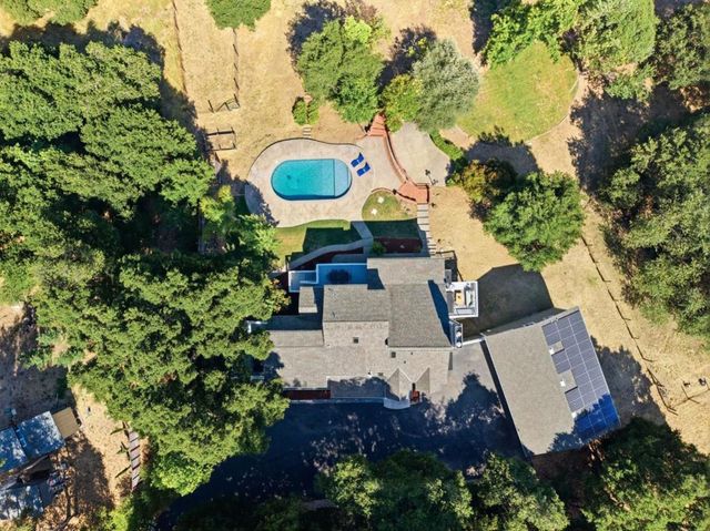 18300 Lakeview Court, Los Gatos, CA 95033