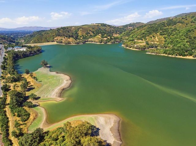 18300 Lakeview Court, Los Gatos, CA 95033