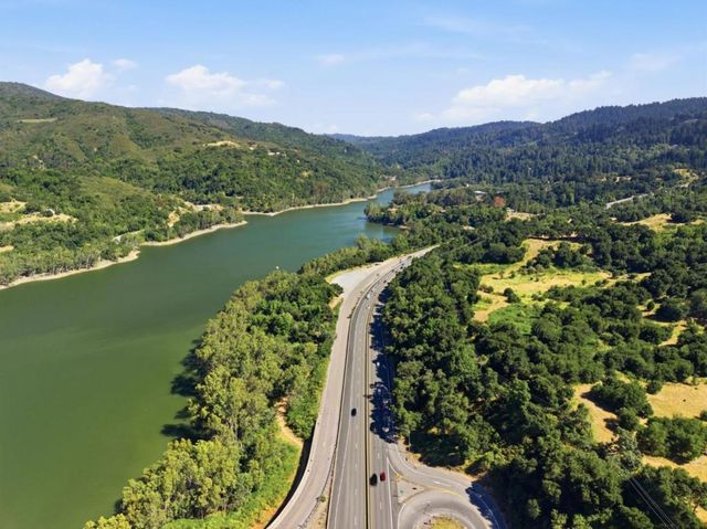 18300 Lakeview Court, Los Gatos, CA 95033