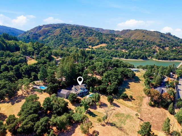 18300 Lakeview Court, Los Gatos, CA 95033