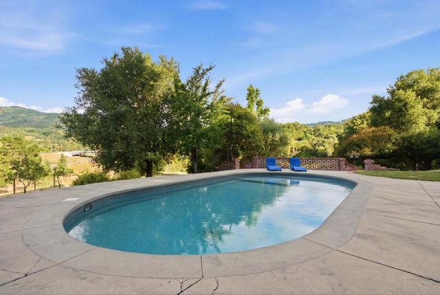 18300 Lakeview Court, Los Gatos, CA 95033