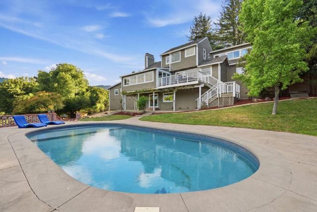 18300 Lakeview Court, Los Gatos, CA 95033