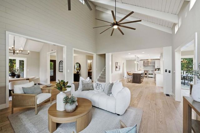 18300 Lakeview Court, Los Gatos, CA 95033