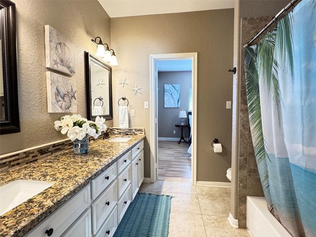 438 Jeanie Lynne Circle, Galveston, TX 77554