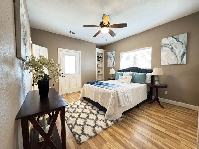 438 Jeanie Lynne Circle, Galveston, TX 77554