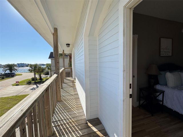 438 Jeanie Lynne Circle, Galveston, TX 77554