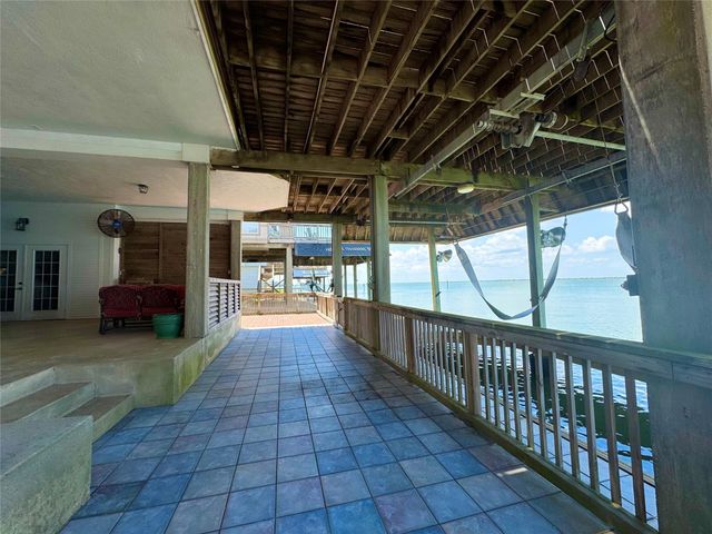 438 Jeanie Lynne Circle, Galveston, TX 77554