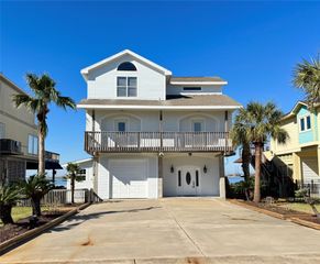 438 Jeanie Lynne Circle, Galveston, TX 77554