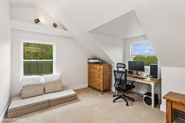 1694 Amana NW, Swisher, IA 52338