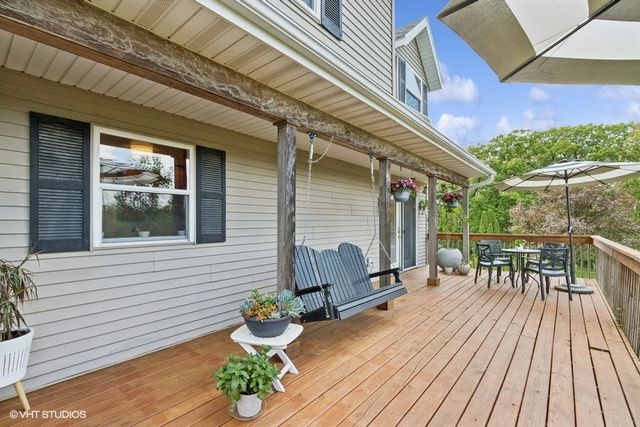 1694 Amana NW, Swisher, IA 52338