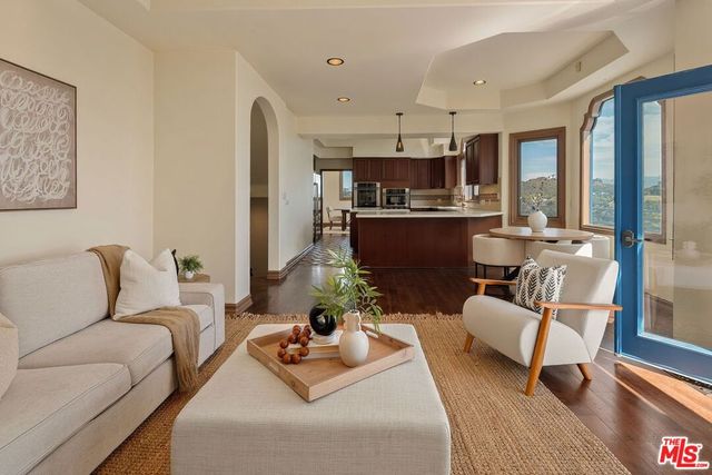 2131 Kew Drive, Los Angeles, CA 90046