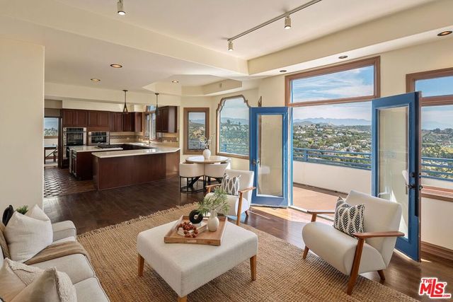 2131 Kew Drive, Los Angeles, CA 90046