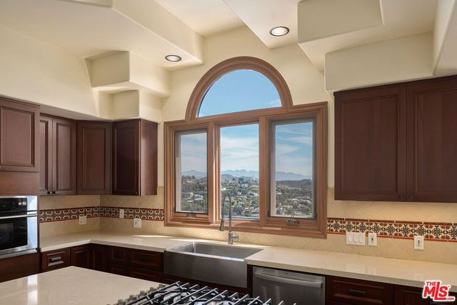 2131 Kew Drive, Los Angeles, CA 90046