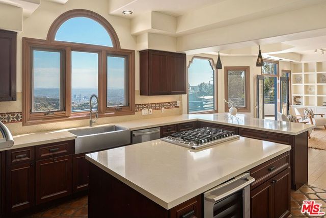 2131 Kew Drive, Los Angeles, CA 90046