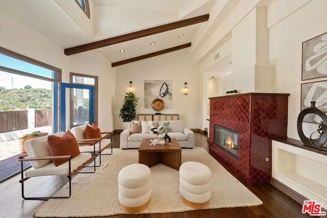 2131 Kew Drive, Los Angeles, CA 90046