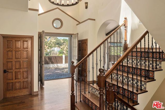 2131 Kew Drive, Los Angeles, CA 90046