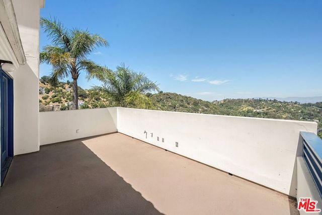 2131 Kew Drive, Los Angeles, CA 90046