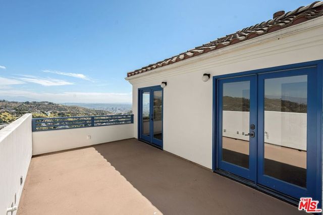 2131 Kew Drive, Los Angeles, CA 90046