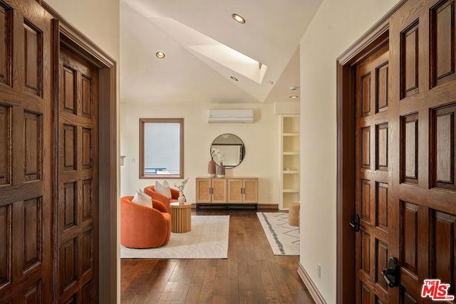 2131 Kew Drive, Los Angeles, CA 90046