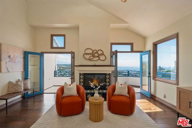 2131 Kew Drive, Los Angeles, CA 90046