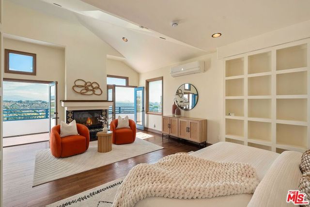 2131 Kew Drive, Los Angeles, CA 90046