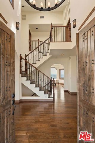 2131 Kew Drive, Los Angeles, CA 90046