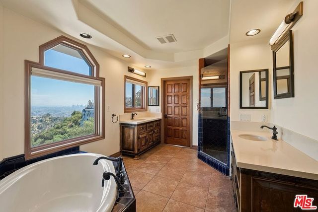 2131 Kew Drive, Los Angeles, CA 90046