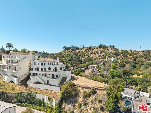 2131 Kew Drive, Los Angeles, CA 90046