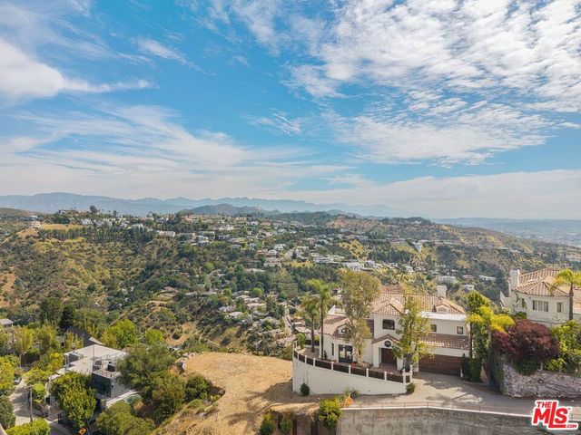 2131 Kew Drive, Los Angeles, CA 90046